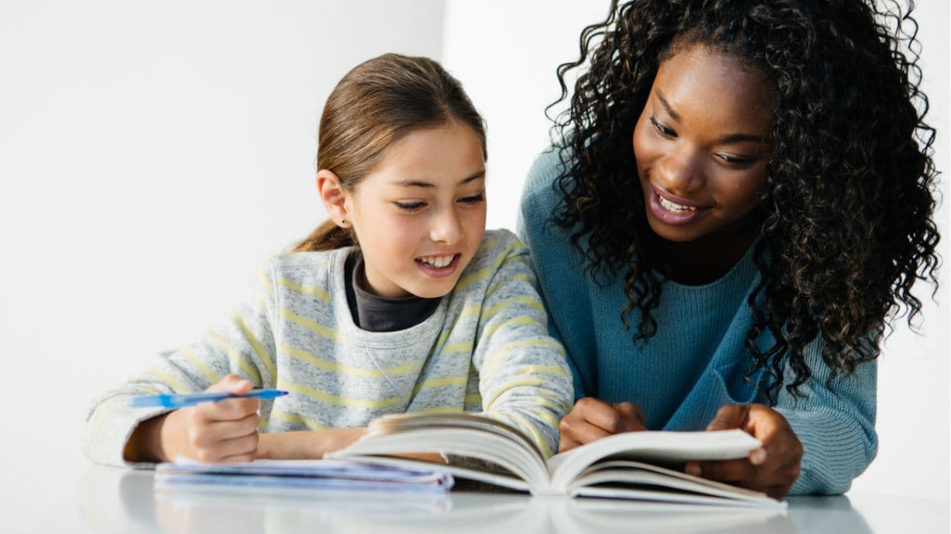Exploring the Benefits of One-on-One Tutoring vs. Small Group Tutoring: Which is Right for Your Child?